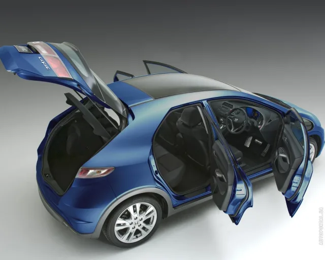 Honda Civic 2009 хетчбек — 4