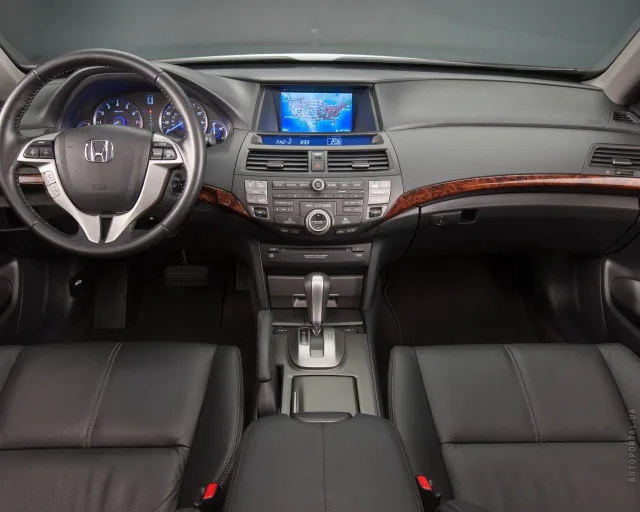 Honda Crosstour кросовер — 9