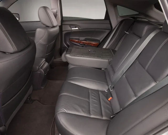 Honda Crosstour кросовер — 8