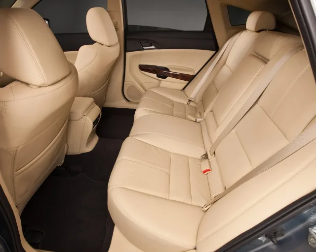 Honda Crosstour кросовер — 25
