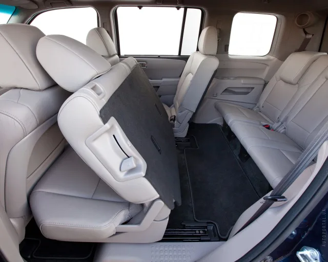 Honda Pilot 2012 crossover — 3