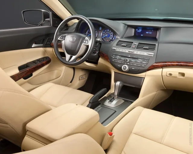 Honda Crosstour кросовер — 6