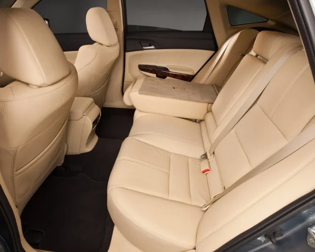 Honda Crosstour кросовер — 22