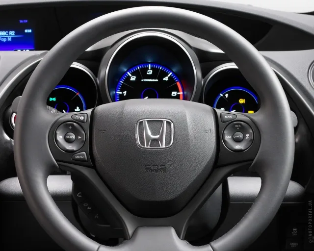 Honda Civic 2012 5-door hatchback — 3