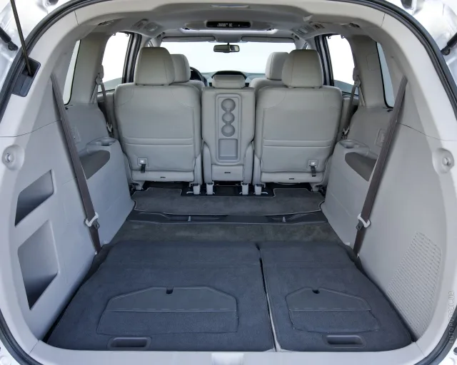 Honda Odyssey 2010 minivan — 7