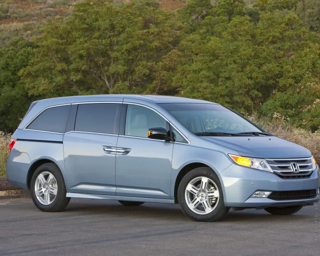 Honda Odyssey 2010 minivan — 23