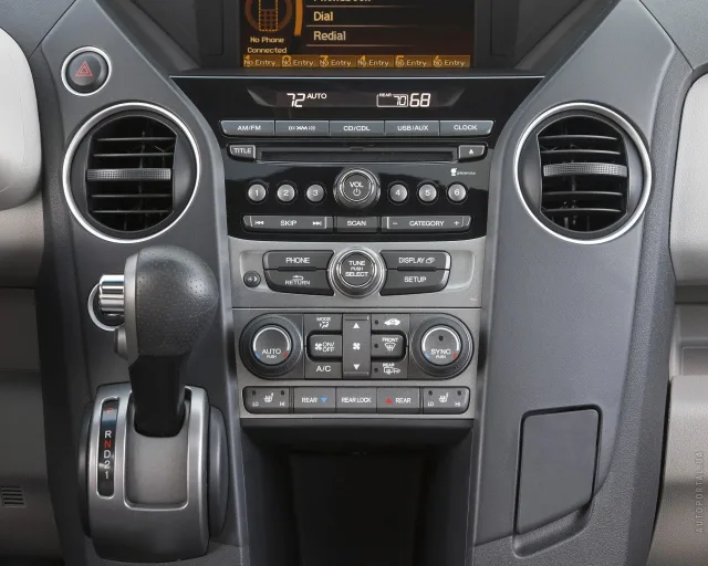 Honda Pilot 2012 crossover — 5