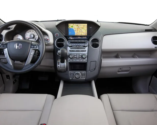Honda Pilot 2012 crossover — 4