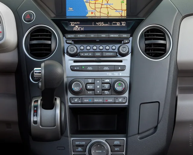 Honda Pilot 2012 crossover — 12