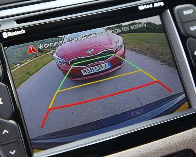 KIA C`eed SW 1.6 AT Mid — 7