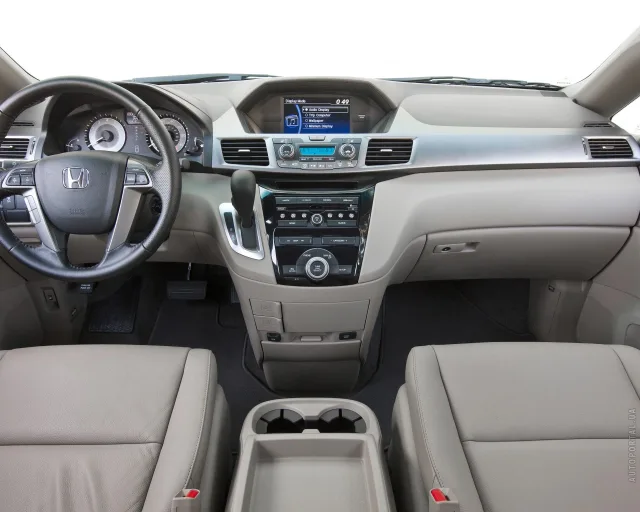 Honda Odyssey 2010 minivan — 8