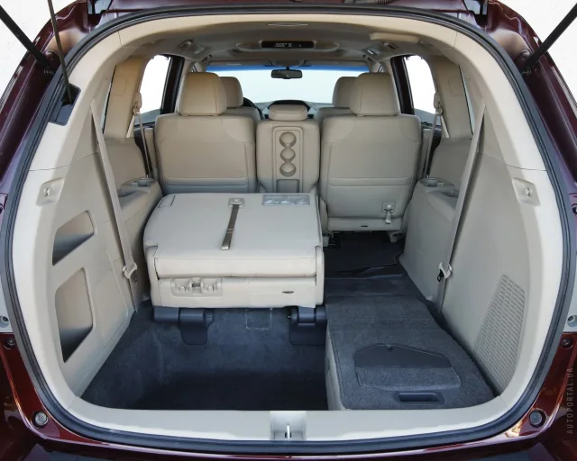 Honda Odyssey 2010 minivan — 6