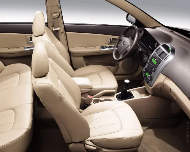 KIA Cerato 2.0 MT EX — 5