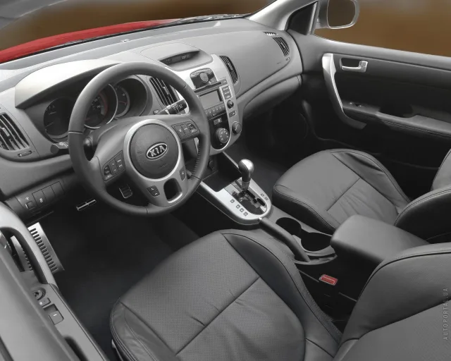 KIA Cerato Koup 2009 купе — 4