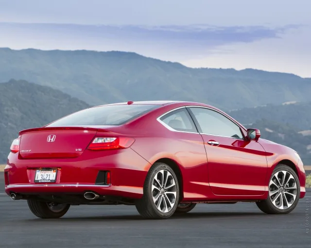 Honda Accord Coupe 2012 (Хонда Аккорд Купе) купе — 7