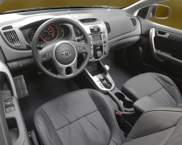 KIA Cerato Koup 2009 купе — 12