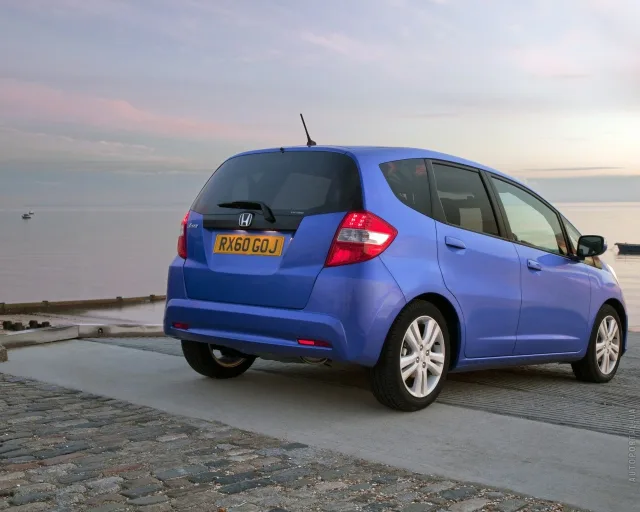 Honda Jazz 2011 microvan — 16