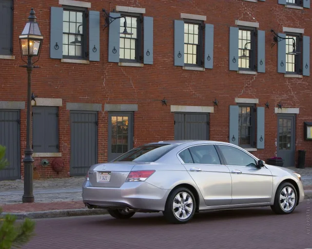 Honda Accord USA sedan — 25