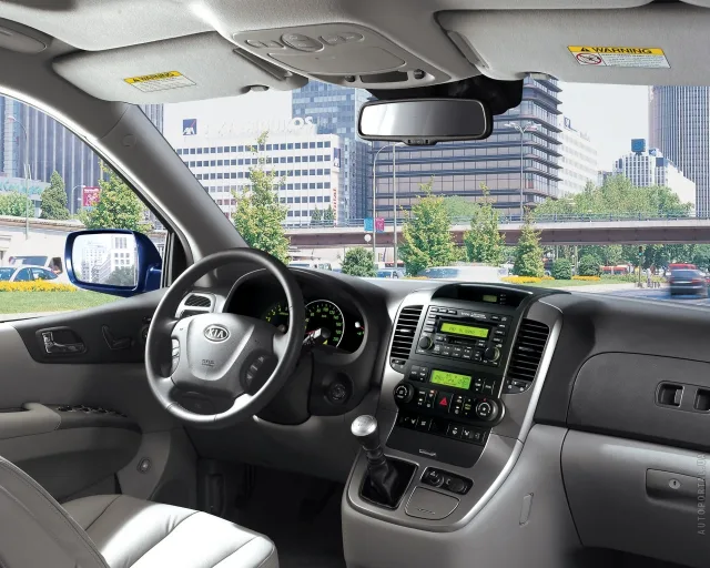 KIA Carnival мінівен — 7
