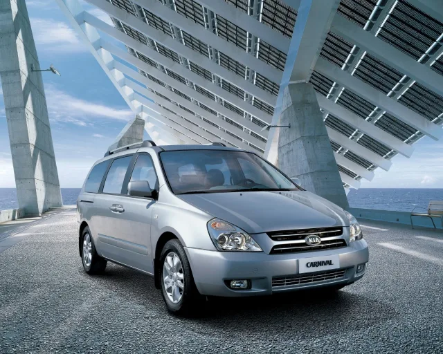 KIA Carnival мінівен — 23