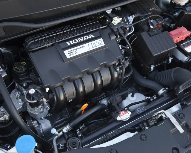 Honda Insight 1.3 AT — 13