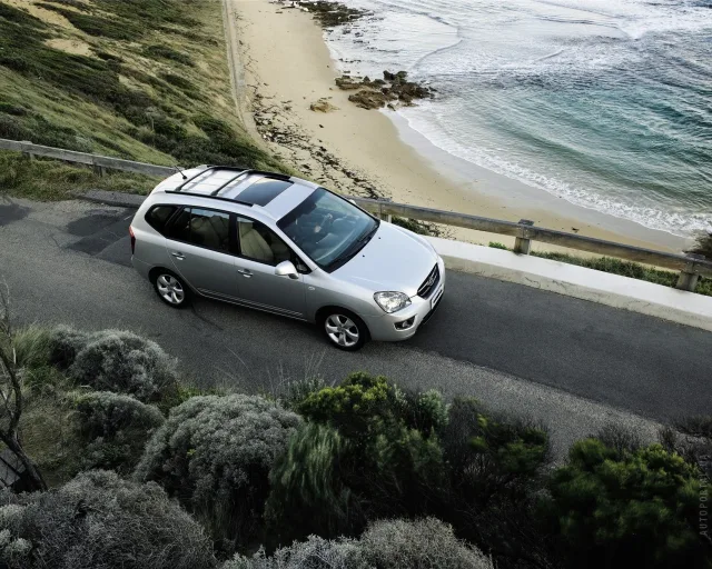 KIA Carens 2.0 AT Mid — 16