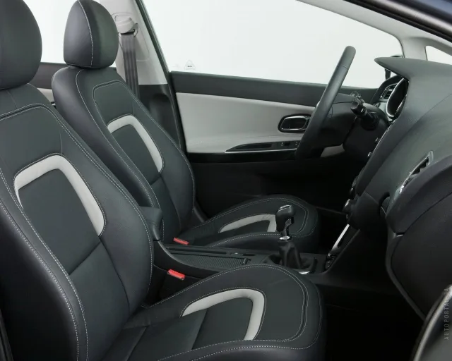 KIA Cee’d JD F/L 2012 hatchback — 8
