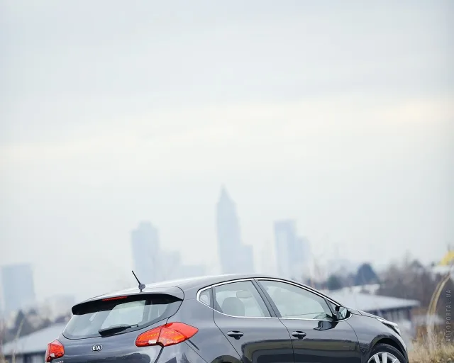 KIA Cee’d JD F/L 2012 hatchback — 24