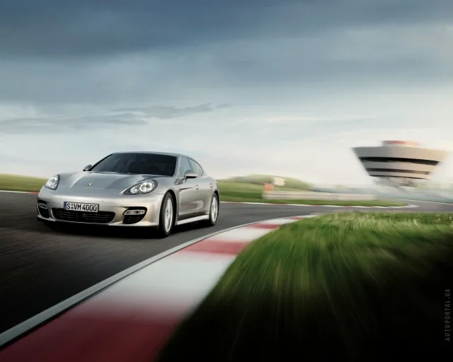 Porsche Panamera S 4.8 MT — 22