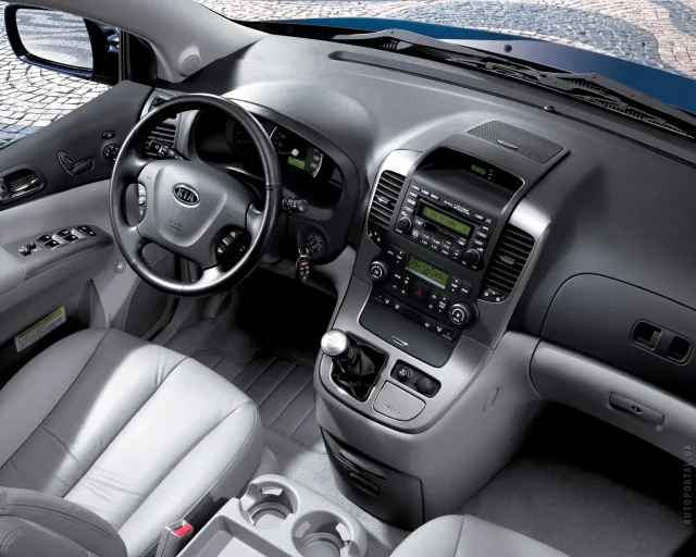 KIA Carnival мінівен — 14