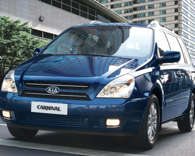 KIA Carnival мінівен — 22