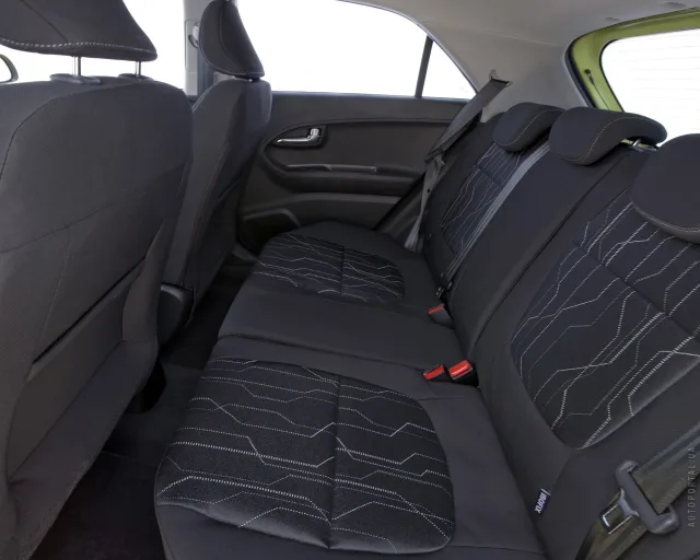 KIA Picanto 2011 хетчбек — 9