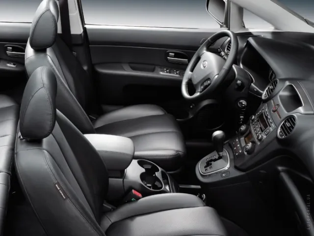 KIA Carens 2.0 AT Mid — 7