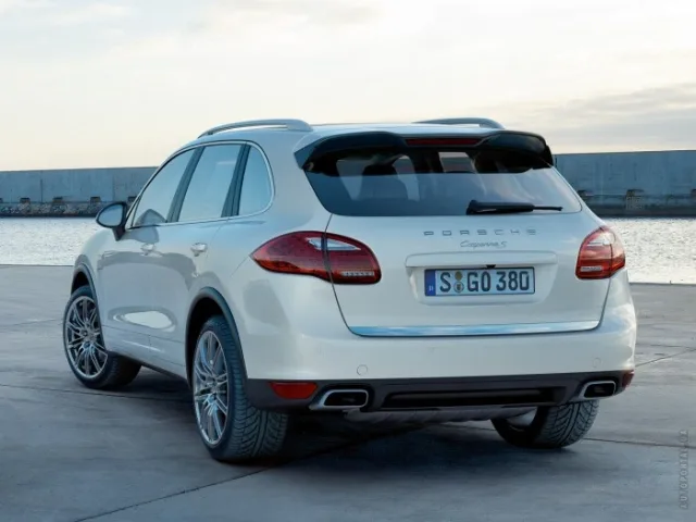 Porsche Cayenne 2010 кросовер — 8