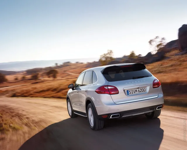 Porsche Cayenne 2010 кросовер — 16
