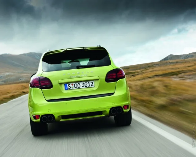 Porsche Cayenne GTS кросовер — 24