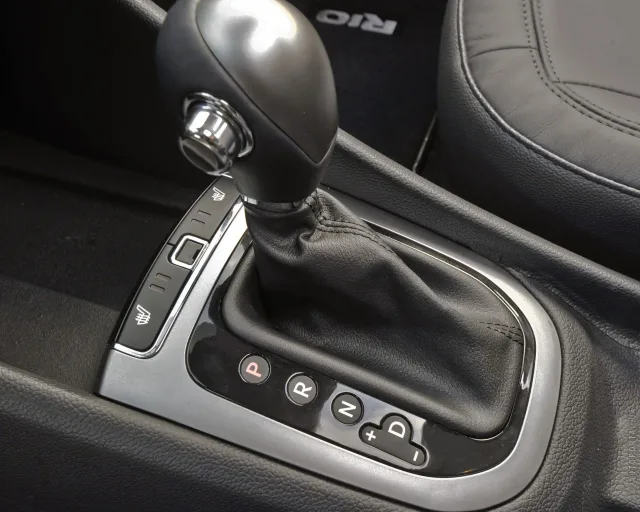 KIA Rio New 1.6 AT Top — 4