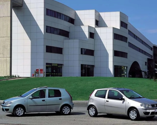 Fiat Punto Classic hatchback — 6