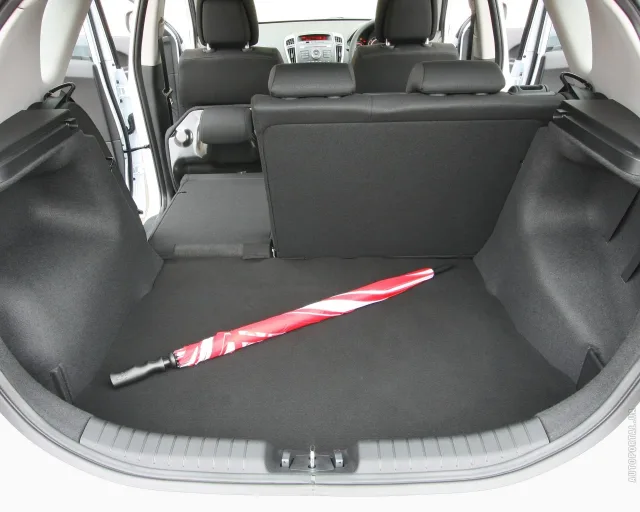 KIA Cee'd 2010 хетчбек — 18