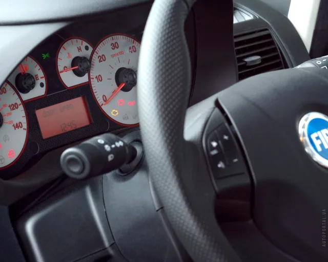 Fiat Grande Punto 5dr hatchback — 12