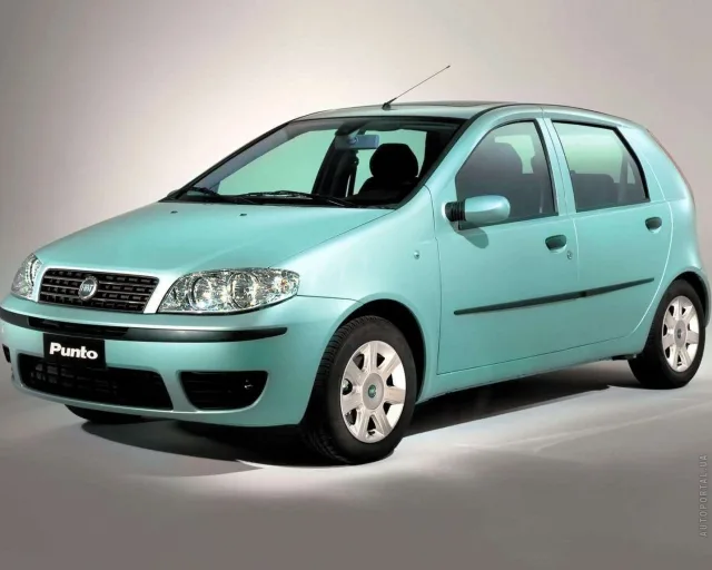 Fiat Punto Classic hatchback — 4