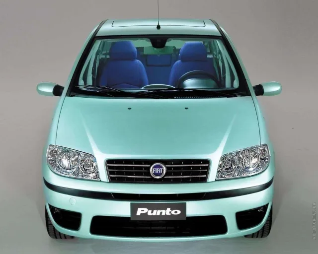 Fiat Punto Classic hatchback — 12