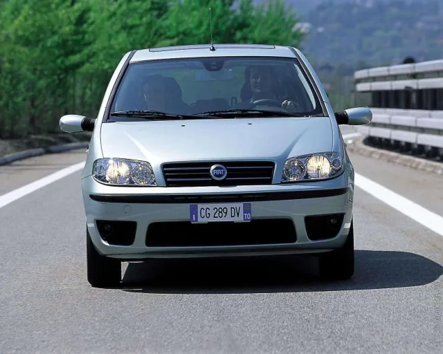 Fiat Punto Classic hatchback — 20