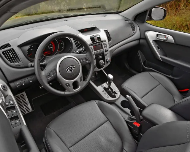 KIA Cerato 2009 (КИА Церато) cедан — 7