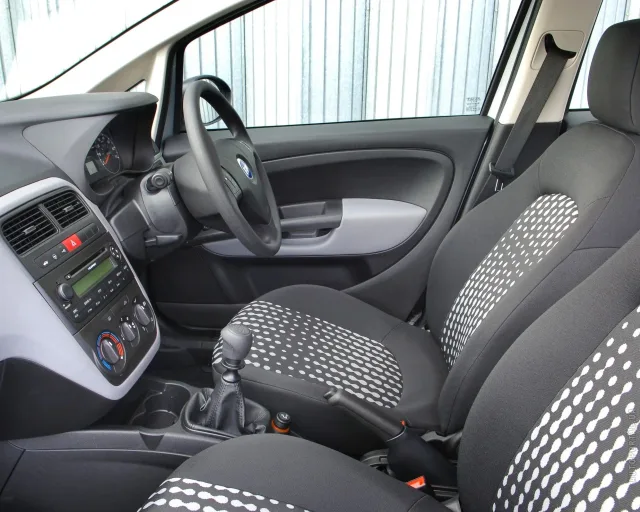 Fiat Grande Punto 5dr hatchback — 6