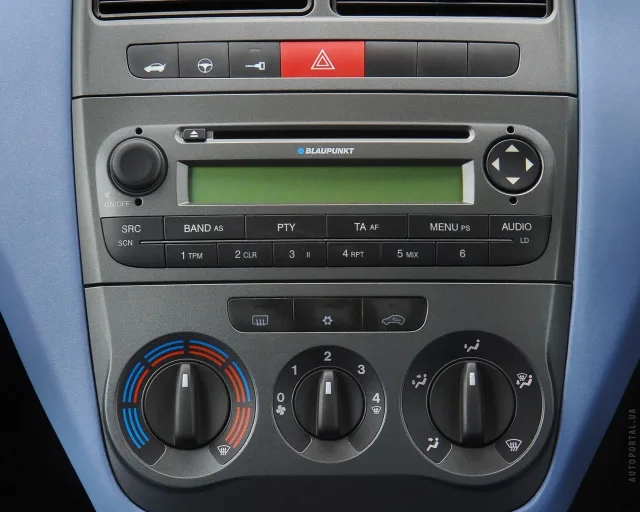 Fiat Grande Punto 5dr hatchback — 13