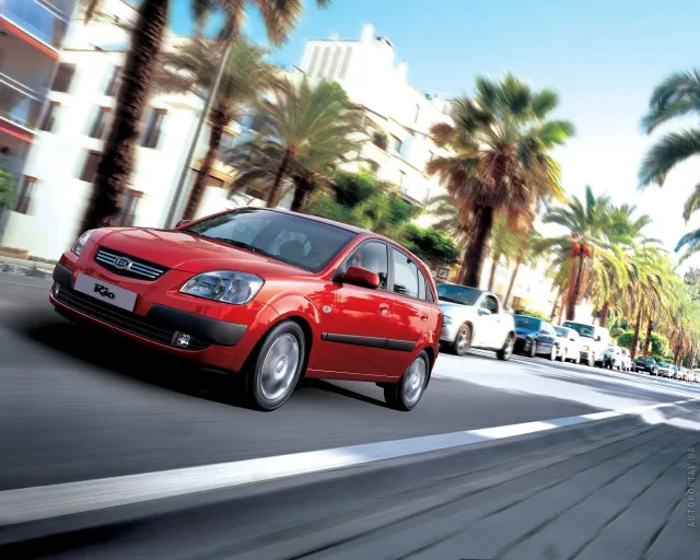 KIA Rio 2002 hatchback — 23