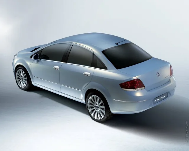 Fiat Linea седан — 8