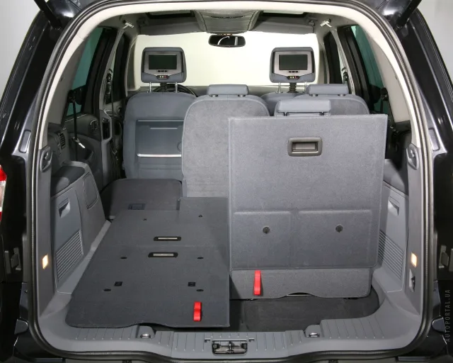 Ford Galaxy 2006 мінівен — 7