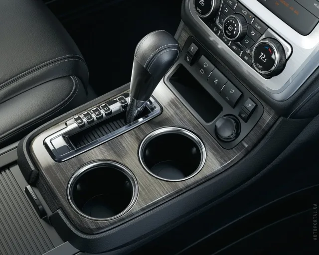 GMC Acadia кросовер — 7